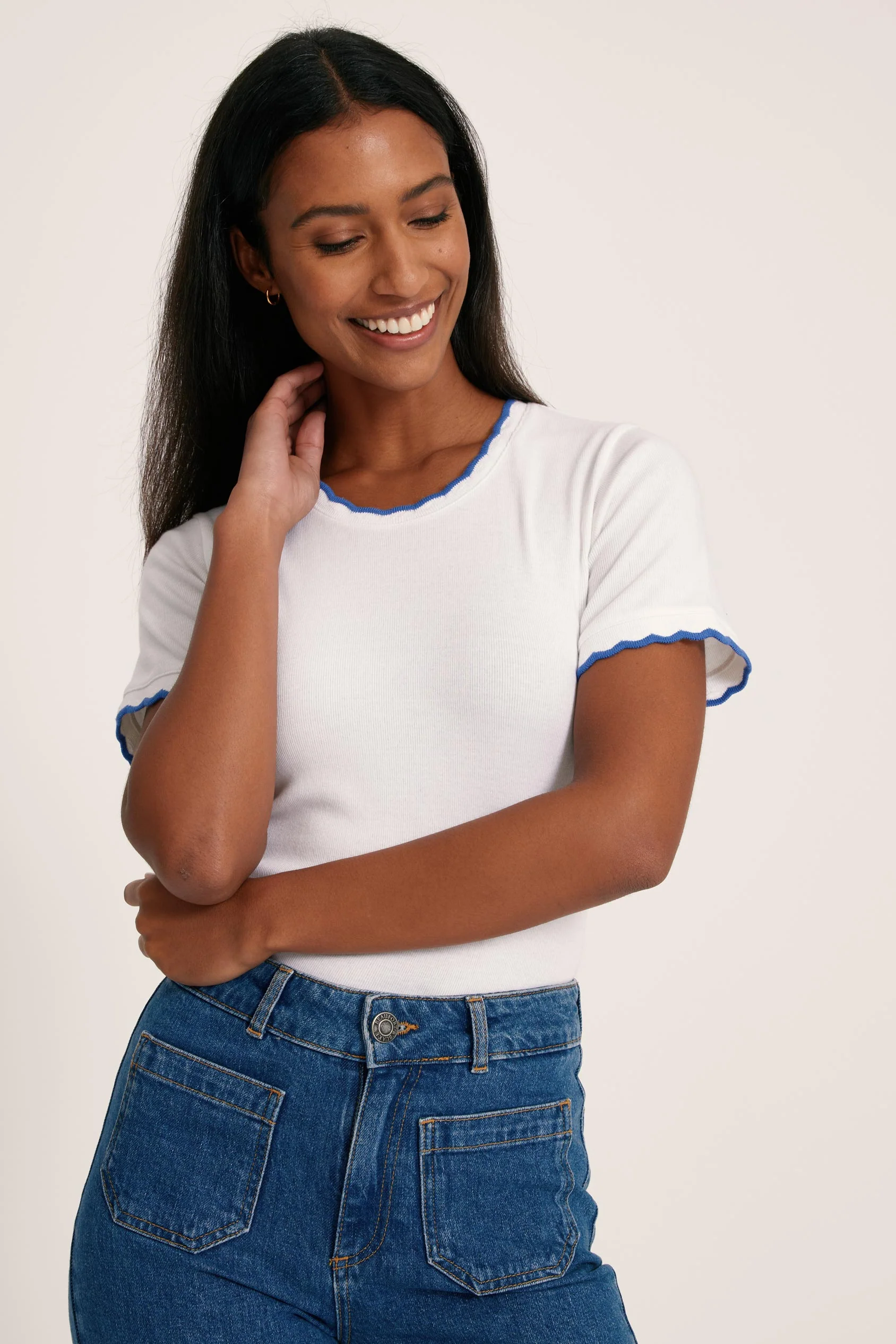 Collier Scallop Tee